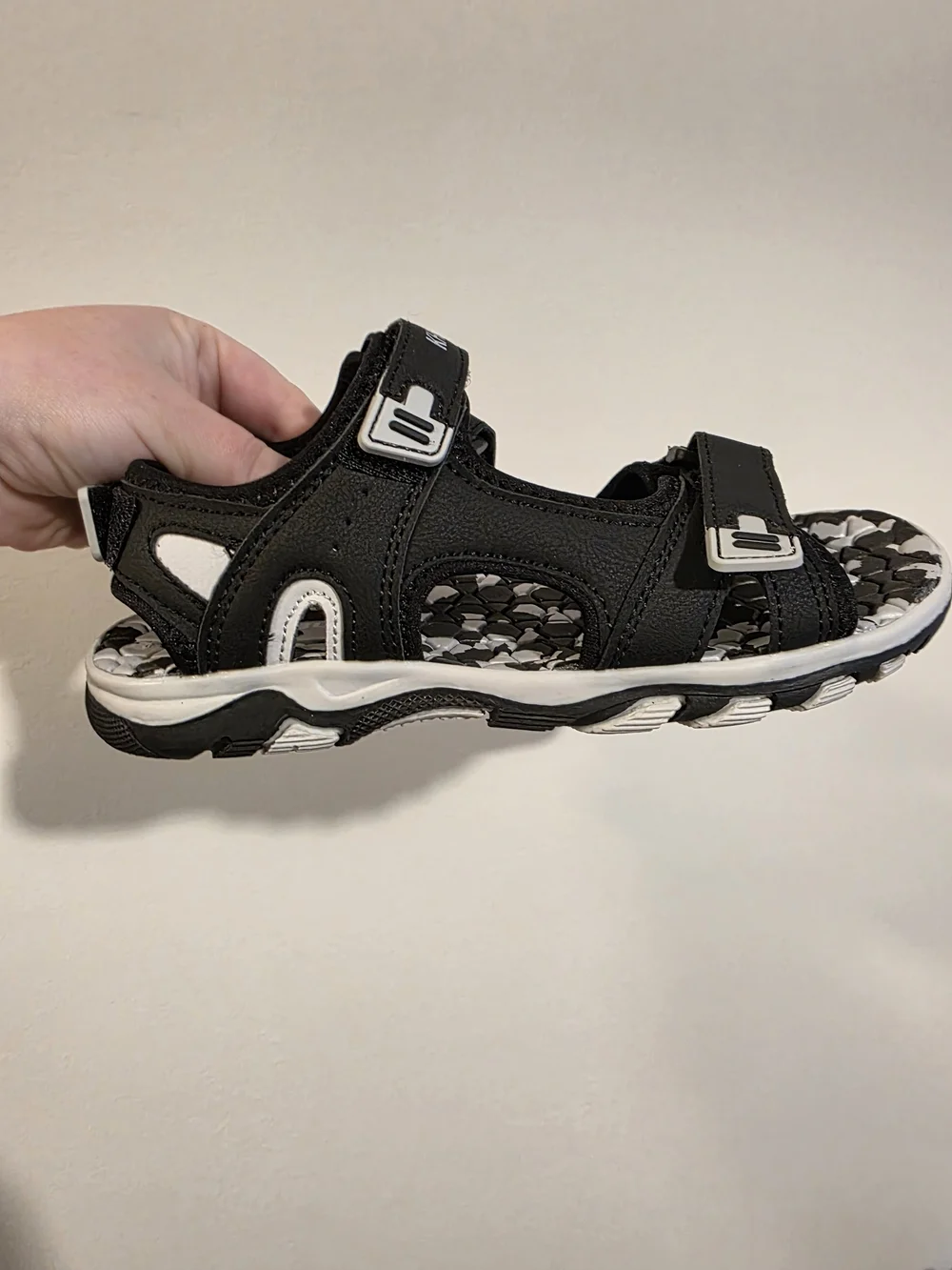 Khombu Kids Sport Sandals - Black & White Camo Sole - Sz 2M - NWOT